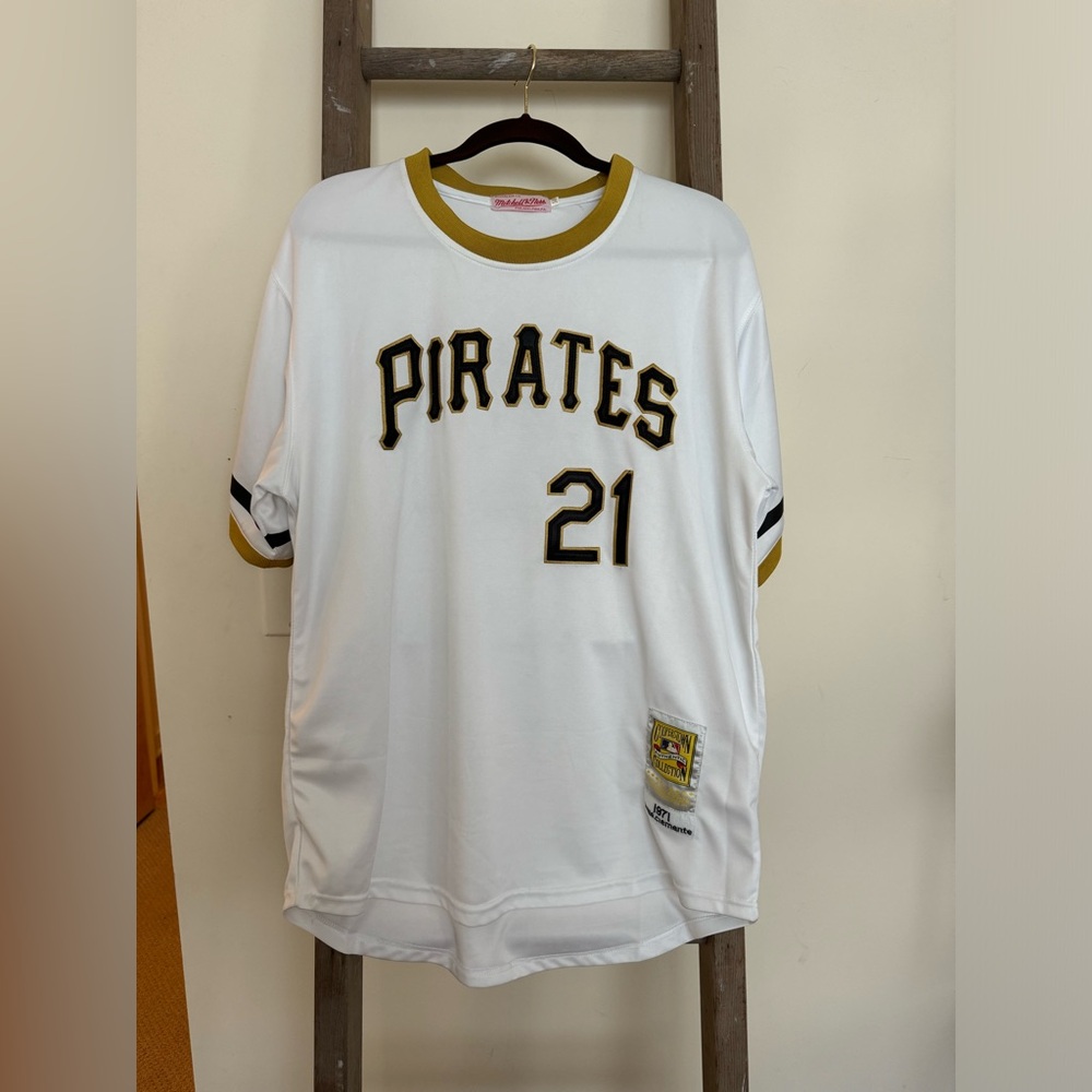 Clemente Pirated Jersey.